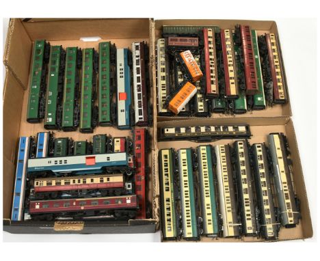 Bachmann, Triang, Hornby group of unboxed coaches. To include Bachmann Network Southeast parcels van; Triang Royal Mail opera