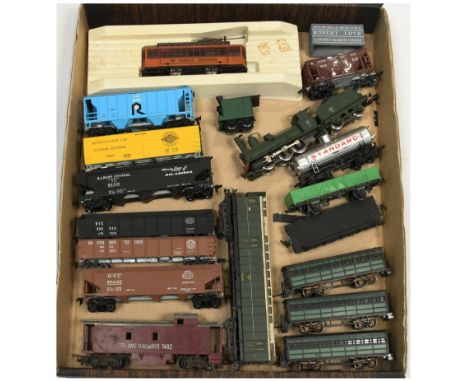 Bachmann, Athearn &amp; others, US Rolling stock &amp; other items. To include Athearn hopper wagons &amp; closed van; Triang