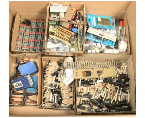 Hornby Dublo Signals, Buffer Stops, Water Cranes &amp; other items. To include manual &amp; electrically operated Signals, Co