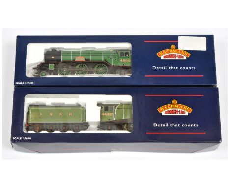 Bachmann OO Gauge a pair of steam Locomotives comprising of 31-560 LNER 2-6-2 V2 class "The Green Howard" and 31-956 4-6-2 A4