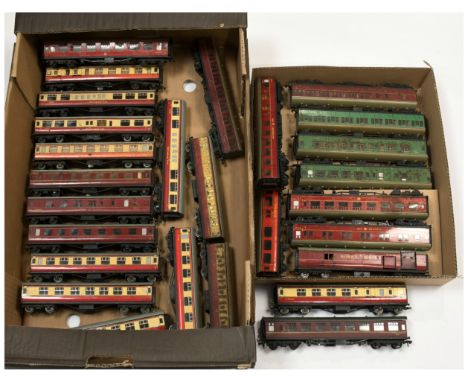 Hornby Dublo large qty of tinplate passenger coaches. To include BR maroon, BR brown / cream; Restaurant Cars; Sleeping Cars;