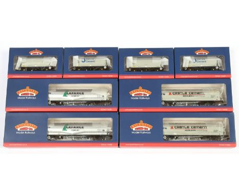 Bachmann 00 Gauge group of Tankers consisting of 38-201 JPA Bogie cement Castle Cement *2, 38-200 Lafarage Cement *2, 4-well 