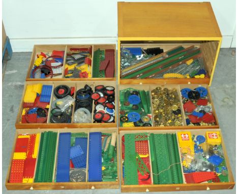 Meccano light oak 6-drawer Dealers Cabinet, drawers lettered A to F. Containing many blue, red, yellow & green components, va
