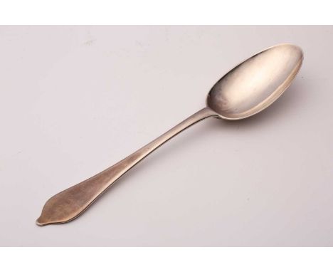 A William III dog nose, rat tail spoon. Plain moulded rat tail and later crest of a radiant sun engraved to reverse of termin