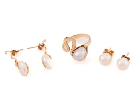 Two pairs of cultured pearl earrings and a pearl-set ring; the first consisting of disc-like button cultured pearl of 9.7 mm,