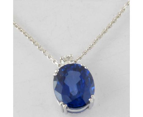 Oval sapphire pendant, 10.25ct, set in 750 white gold with a brilliant diamond, on a white gold trace chain (IGI sapphire rep