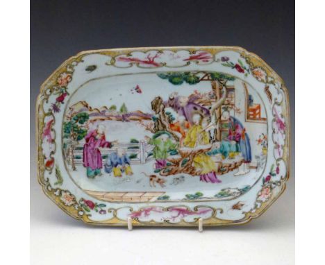 Chinese famille rose rectangular dish, Qianlong period, painted with figures in a garden, length 26cm.Condition report: no ch