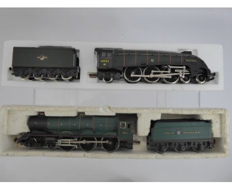 Vintage Hornby 'OO' Gauge King Edward I Locomotive Class A4 and two Pacific Mallard, in the original boxes.