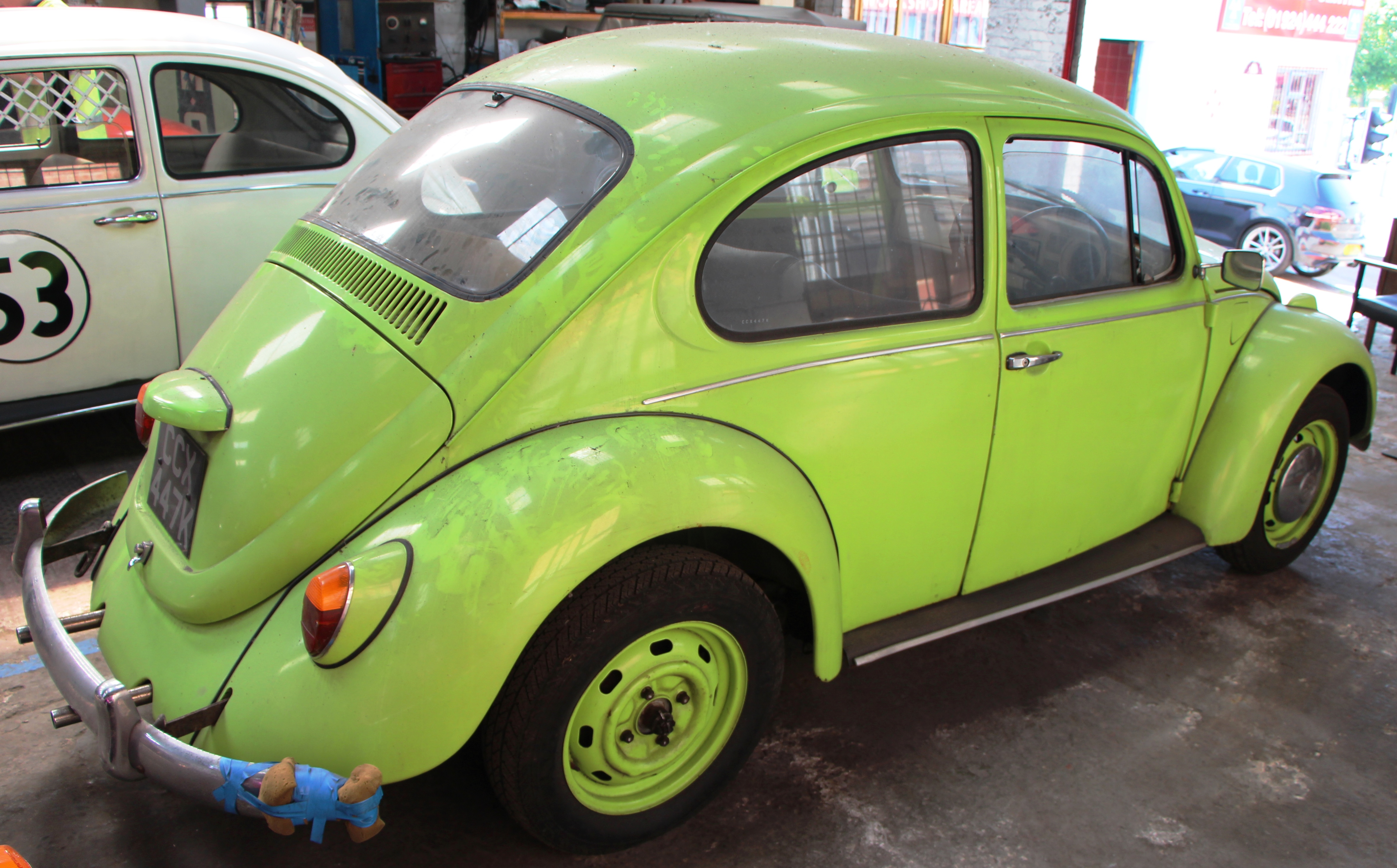 VW BEETLE 1300 (1285cc) SALOON petrol lime green Reg No CCX 447K