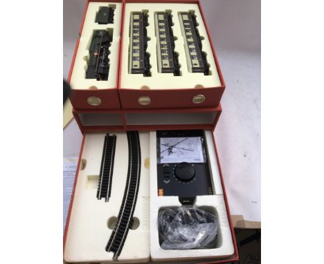 Hornby railways, OO scale, boxed, R1038, Premier boxed, Merchant Navy class, #35012 United States lines BR green,Locomotive a