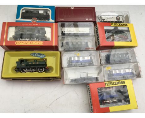 Hornby, Fleischmann and Airfix, HO/OO scale, boxed Locomotives, carriages and rolling stock