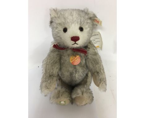 Steiff bear, Winter bear, with tags and stud