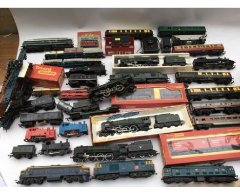 Hornby triang railways, OO scale, Various Locomotives, Carriages and rolling stock etc in various condition, some best used f