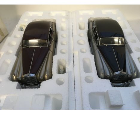 Franklin mint precision models, boxed 1:24 scale, Rolls Royce Silver cloud and a Bentley S