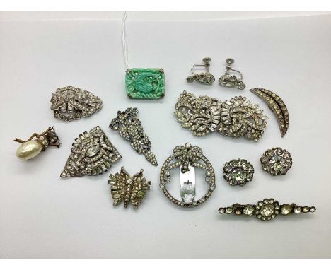 A Collection of Art Deco Style Diamanté Jewellery, to include double dress clips, flowerhead cluster brooch, carved hardstone