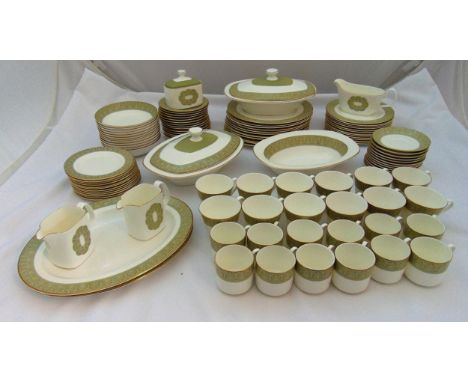 Royal Doulton Sonnet dinner and tea service to include plates, bowls, cups, saucers, serving dishes (106)