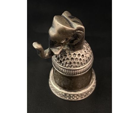 A novelty elephant themed 925 silver thimble 