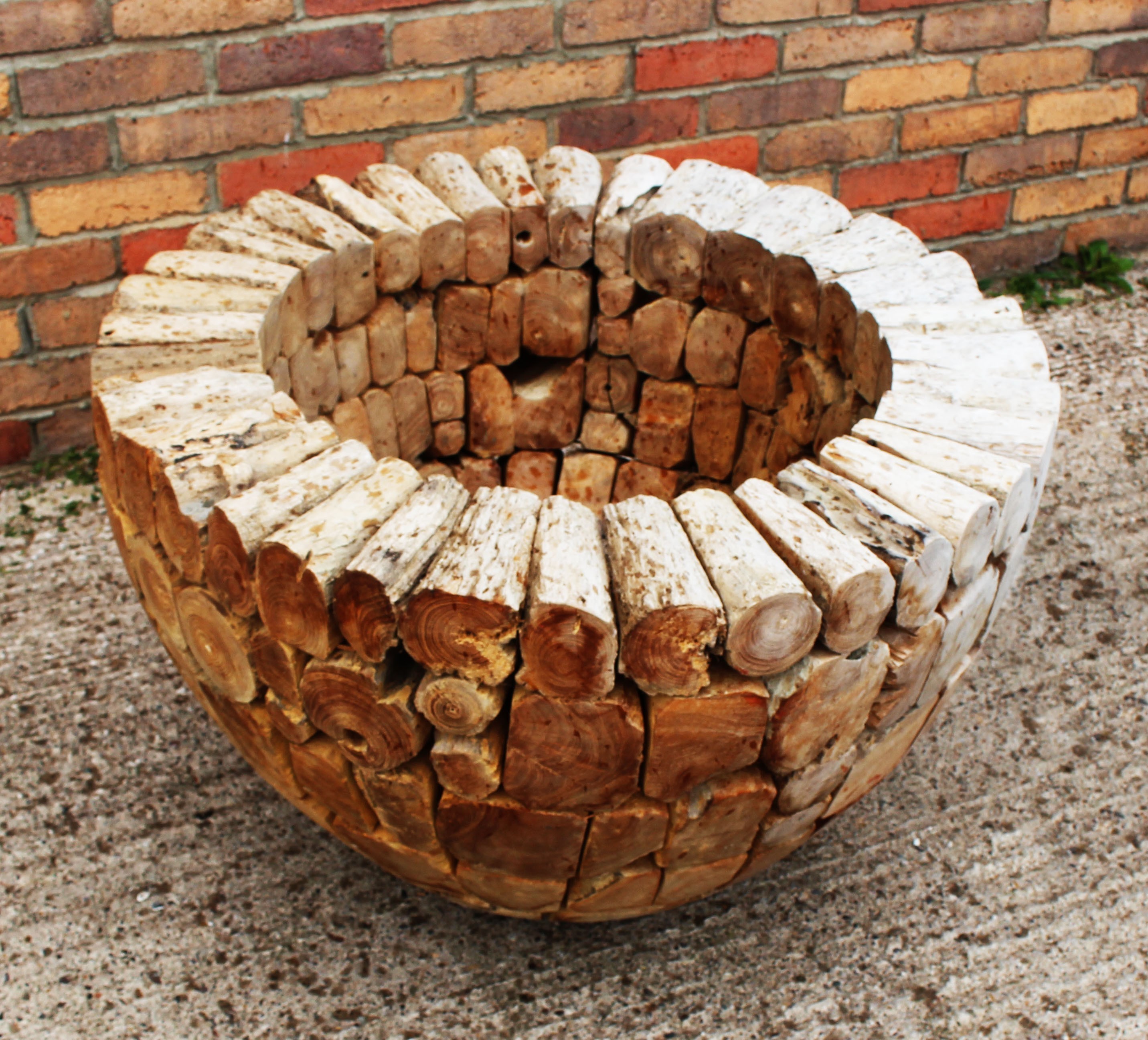 Round Wood Log Planter   Original 