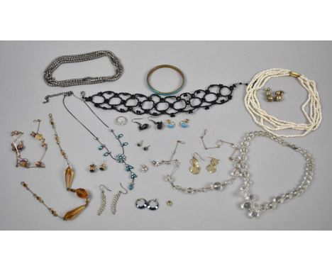 A Small Collection of Vintage Costume Jewellery 