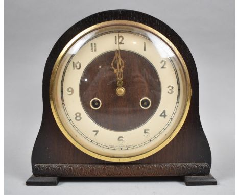 A Mid 20th Century Oak Cased Mantle Clock, 22cm wide 
