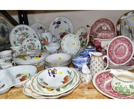 VARIOUS CERAMIC TABLEWARES, to include Masons 'Vista' soup tureen and cover, two 27cm plates, a soup bowl, four 20cm plates (
