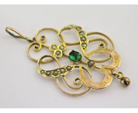 A Victorian/Edwardian 9ct gold emerald and seed pearl pendant, length 4.3g, gross wt. 2.5g.