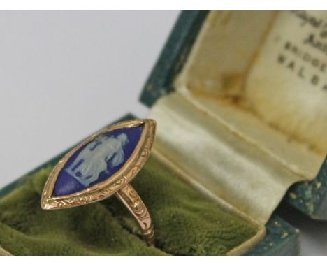 A yellow metal cameo ring, gross wt. 2.5g, size S.