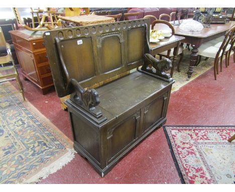 Monks bench -&nbsp;Dimensions H=103cm W=106cm D=42cm
