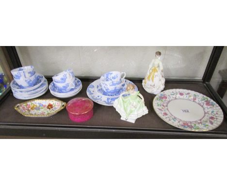 Shelf of china to include Royal Worcester