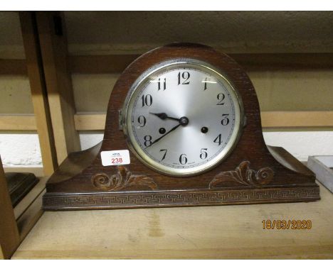 OAK FRAMED EARLY 20TH CENTURY MANTEL CLOCK 