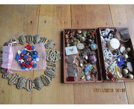 Vintage buttons to include RCAF brass buttons, hat pins, coins, trinket boxes, a white metal pierced belt, costume jewellery,