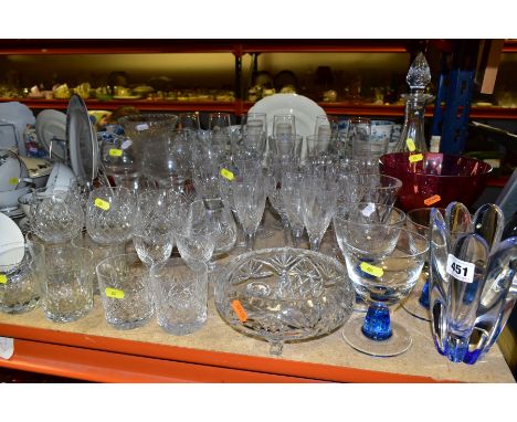 A QUANTITY OF CUT AND DECORATIVE GLASS etc to include six Edinburgh Crystal brandy glasses, seven Stuart wine glasses, six Da