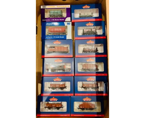 Bachmann &amp; Dapol OO gauge assorted freight wagons