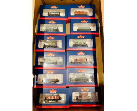 Bachmann OO gauge assorted freight wagons