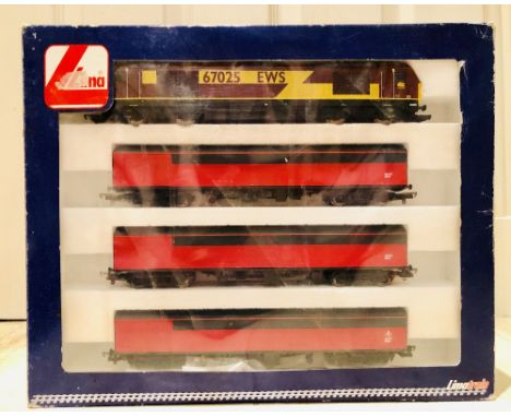 Lima OO gauge EWS Class 67 025 train pack with three parcels BR coaches boxed