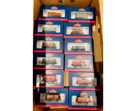 Bachmann OO gauge assorted freight wagons