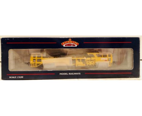 Bachmann OO gauge 36-165 Plasser Tamper machine motorised boxed