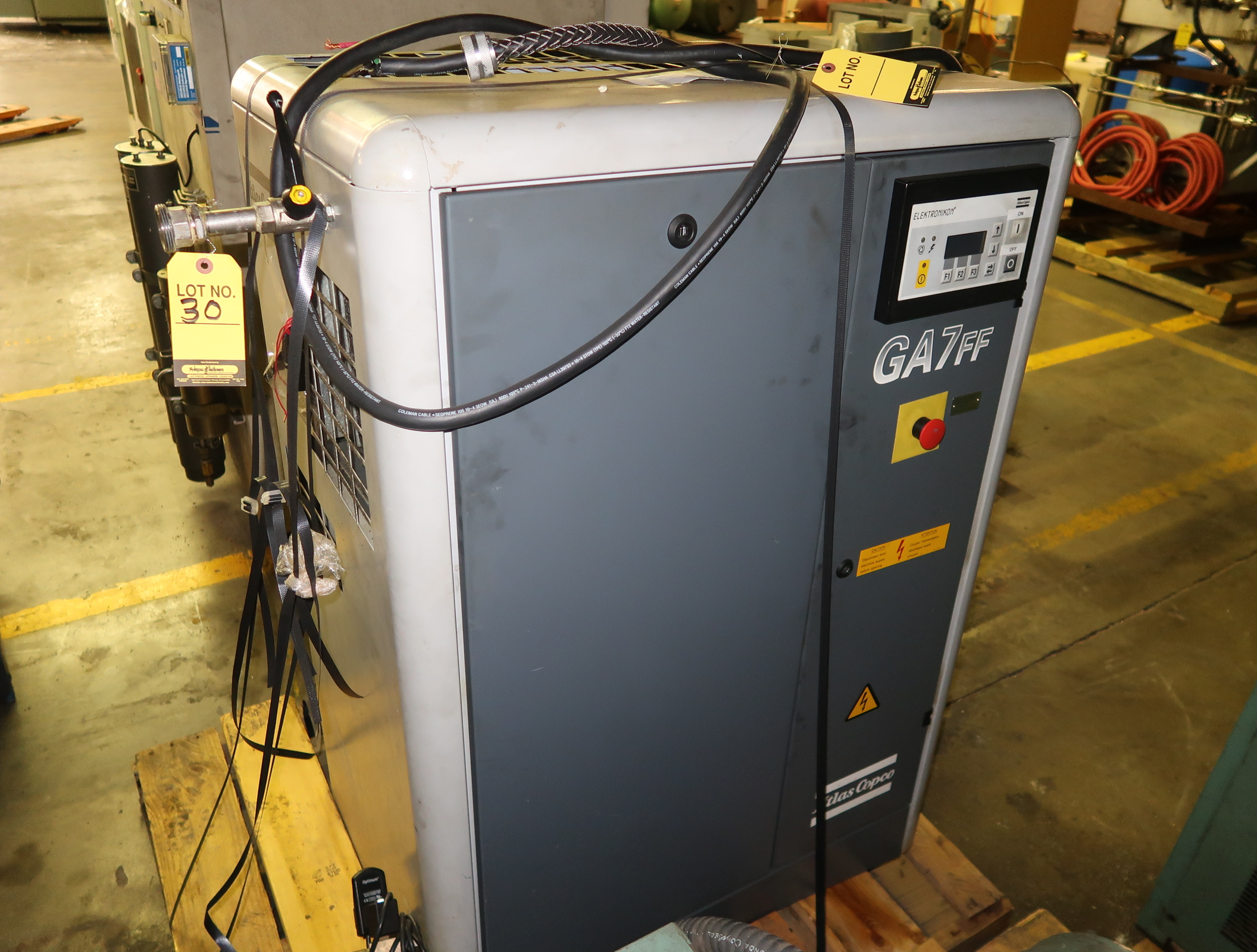 ATLAS COPCO GA7FF 10HP ROTARY SCREW AIR COMPRESSOR SN. AII-121879 LOAD