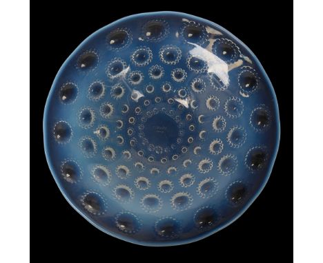 A Lalique glass bowlwith radiating bubble decoration, signed 'R LALIQUE FRANCE'diam. 25.5cmCondition:Some minor scratches and