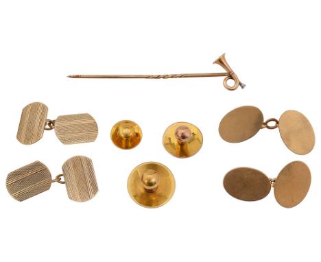 A small collection of gentleman’s accessoriesincluding 18ct dress button, marked ‘18ct’, 9ct dress button and another 9ct dre