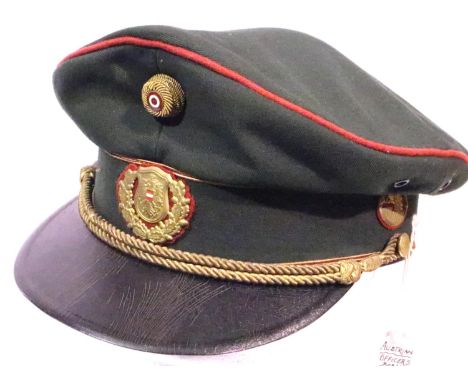 Austrian border customs officers visor cap. P&amp;P Group 2 (£18+VAT for the first lot and £3+VAT for subsequent lots) 