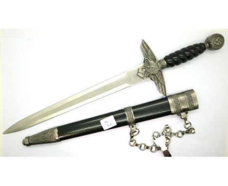 WWII reproduction German Luftwaffe dagger with scabbard and chain. P&amp;P Group 2 (£18+VAT for the first lot and £3+VAT for 
