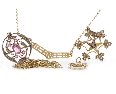EDWARDIAN PASTE AND SEED PEARL SET BROOCH PENDANTof open circular form and set with a central pink paste and four further rou