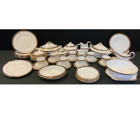 A Spode Knightsbridge Cobolt patterned  dinner service and tea service for seven, including tea plates, large sandwich plate;