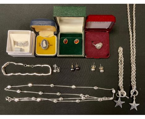 Costume Jewellery - a Ti Sento Milan 925 silver ring;  others Wedgwood etc;  Kyoto pearl earrings;  Ernest Jones gold coloure