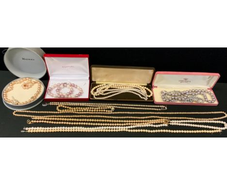 Jewellery - a Majorica creamy cultured pearl single strand necklace, indistinctly marked to clasp;  others four tone alternat