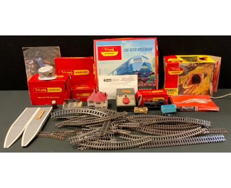 Tri-ang Hornby OO gauge - The Blue Pullman train set, RS 52;  Tank Engine, good wagons, track, tunnel, etc 