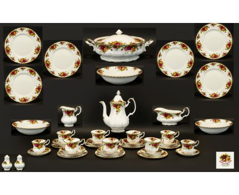 Royal Albert 'Old Country Roses' Dinner Service comprising 9 x dinner plates 10.5" diameter; 3 plates 8" diameter; 8 plates 7