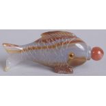 A 20TH CENTURY CHINESE AGATE FISH-SHAPED SNUFF BOTTLE, 8.5cm long.