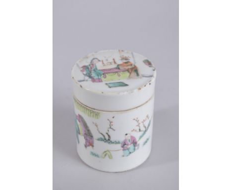 A 19TH CENTURY FAMILLE ROSE PORCELAIN CYLINDRICAL TEA CADDY,  painted with figures, 12cm high.